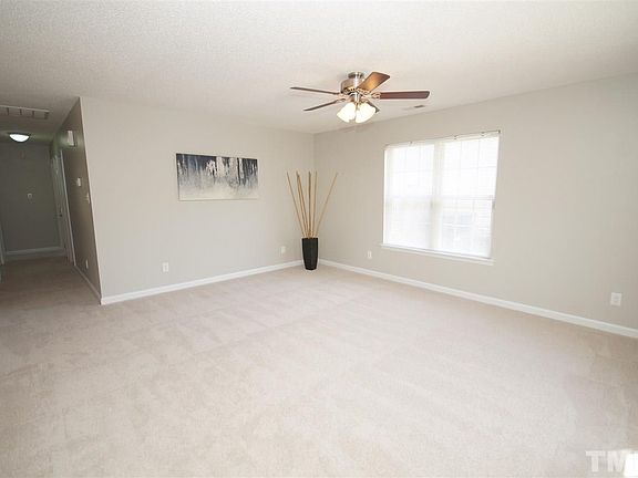 4th image of 26 Yorkfield Ct