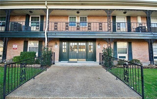 Villa D'Orleans Condominiums