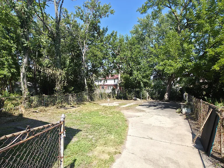 15760 Littlefield St — Photo 34