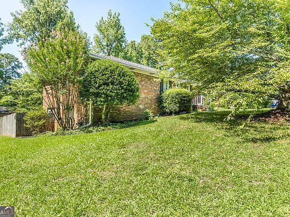 3rd image of 1093 Underwood Dr