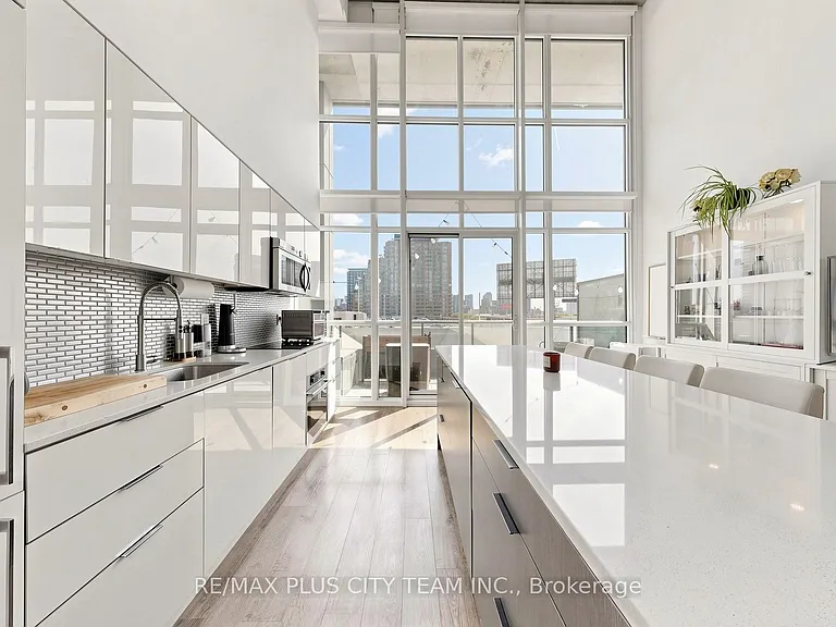 5 Hanna Ave #434 — Photo 6
