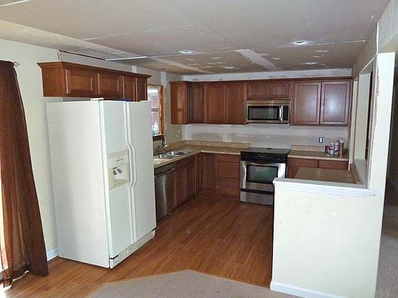 5th image of 6100 183rd Pl SW