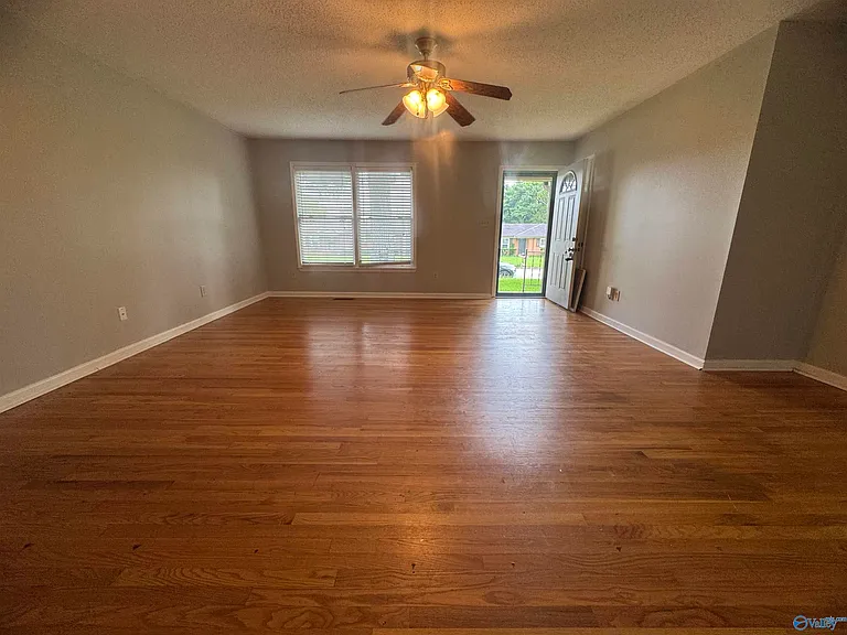 4718 Rutledge Dr NW — Photo 3
