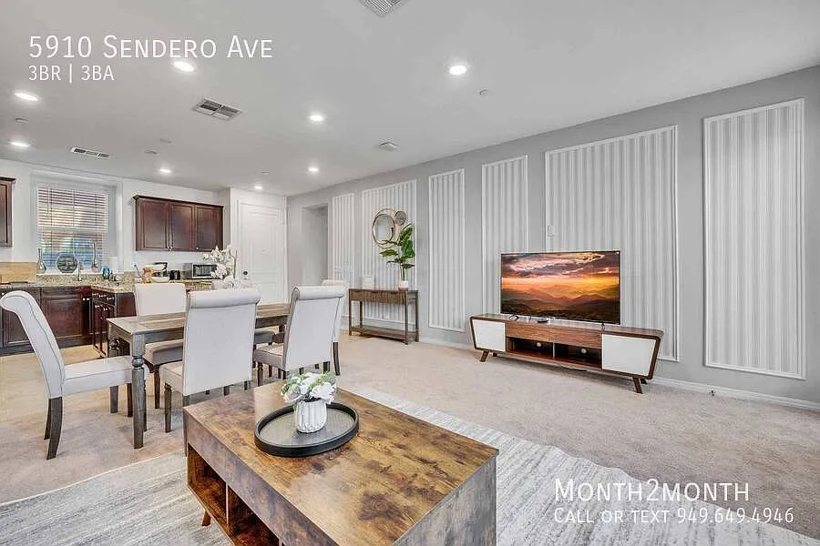Chic Home on Sendero Ave — Photo 2
