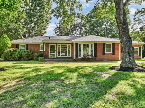 7 Lacy Ln, Clarksville, TN 37043