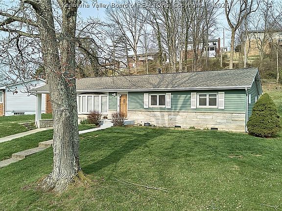 3rd image of 1218 Lyndale Dr