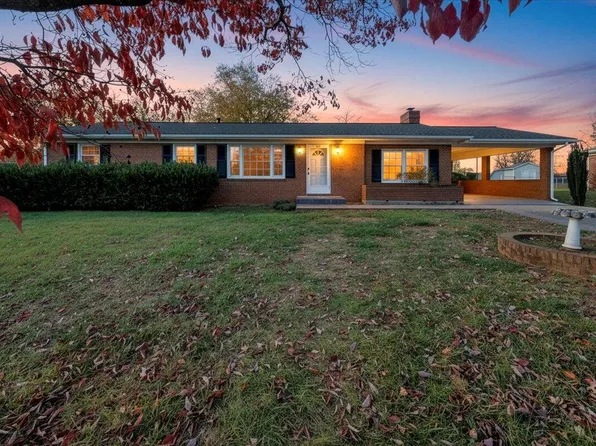 1040 Broad Hill Dr, Vinton, VA 24179