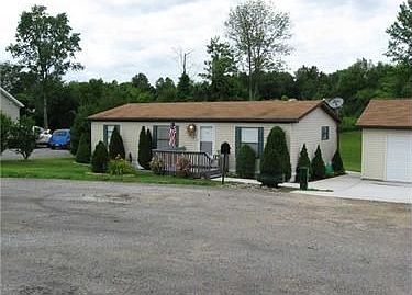 4th image of 131 Evergreen St