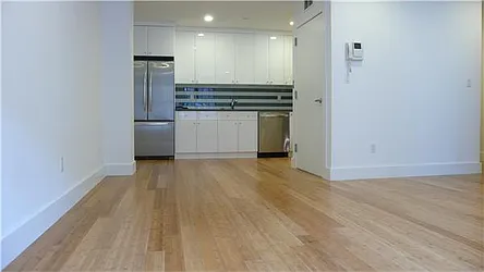 Rented by R New York