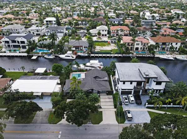 2430 NE 49th Street, Lighthouse Point, FL 33064
