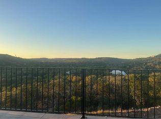 9889 Cash Mountain Rd, Helotes, TX 78023