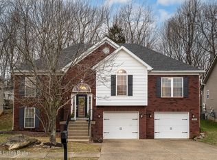 5006 Flora Springs Cir, Louisville, KY 40299