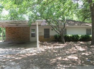 1709 N Central Ave, Cameron, TX 76520