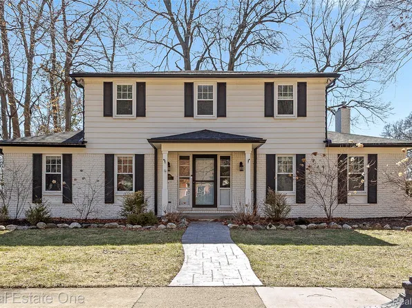 10649 Jo Ann Ln, Plymouth, MI 48170