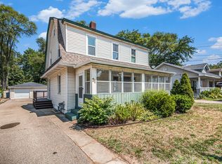 31 32nd St SE, Wyoming, MI 49548