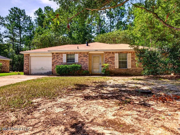 1629 Springridge Rd, Gautier, MS 39553