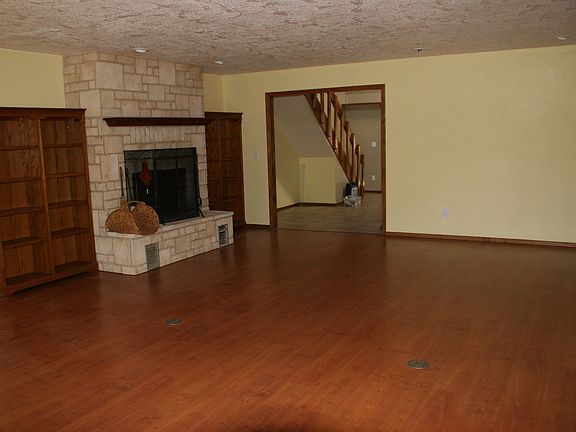 Living Area, Fire/Gas Fireplace