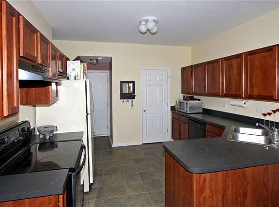 2nd image of 2115 Limestone Ln #11