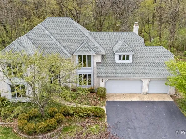 43 Oak Creek Dr, Yorkville, IL 60560