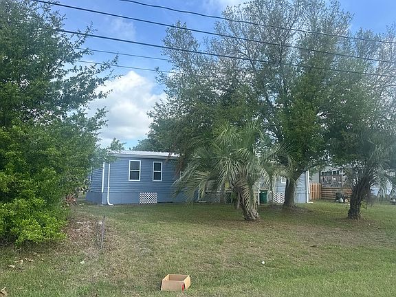 3rd image of 4889 Cambridge Dr