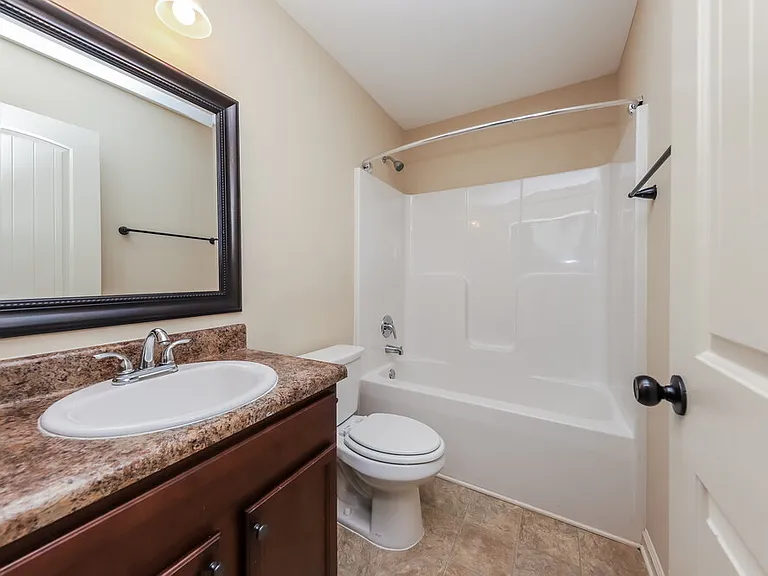 104 Skylar Ct — Photo 15