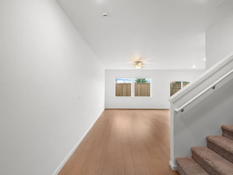 1504 NE 185th Ave — Photo 13