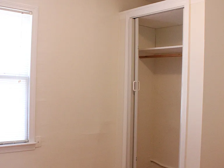 42 William St #2 — Photo 7