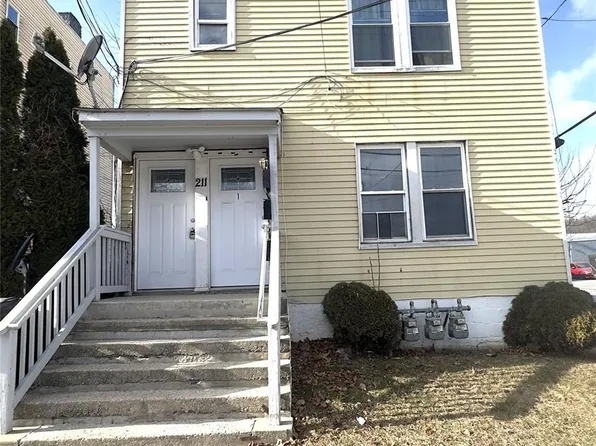 211 Winnikee Ave #2, Poughkeepsie, NY 12601