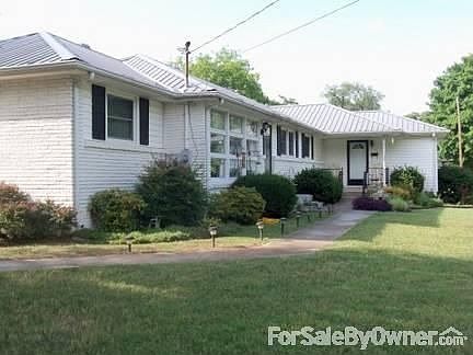 Beautiful home in Smyrna, TN
						:
						Beautiful home with 5bd/3ba or can be separated into mother in law apartment