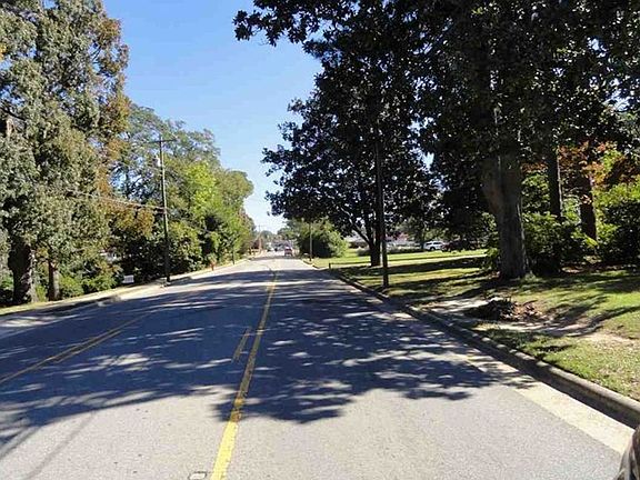Exterior Neighborhood (street photo)
