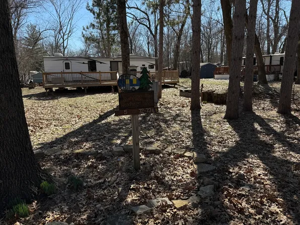 5-72/72 Woodhaven Lakes, Sublette, IL 61367