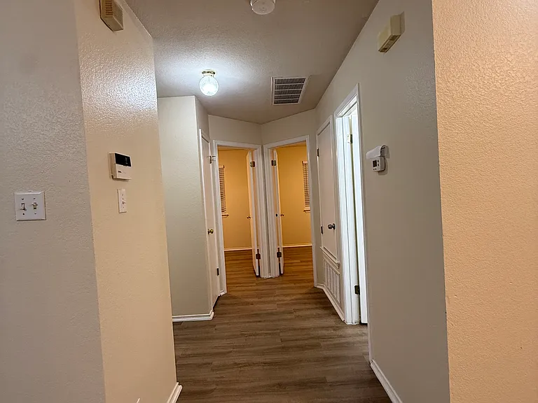 311 McCarthur Dr — Photo 10