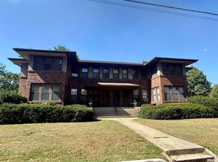 280-286 N Academy St, Galesburg, IL 61401