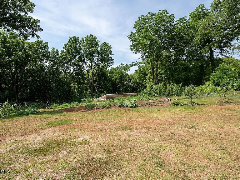 1606 River Poppy Rd — Photo 37