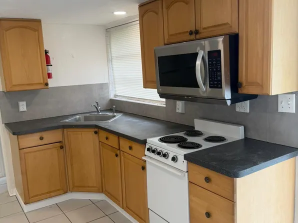 1101 N 58th Ave APT 3, Hollywood, FL 33021