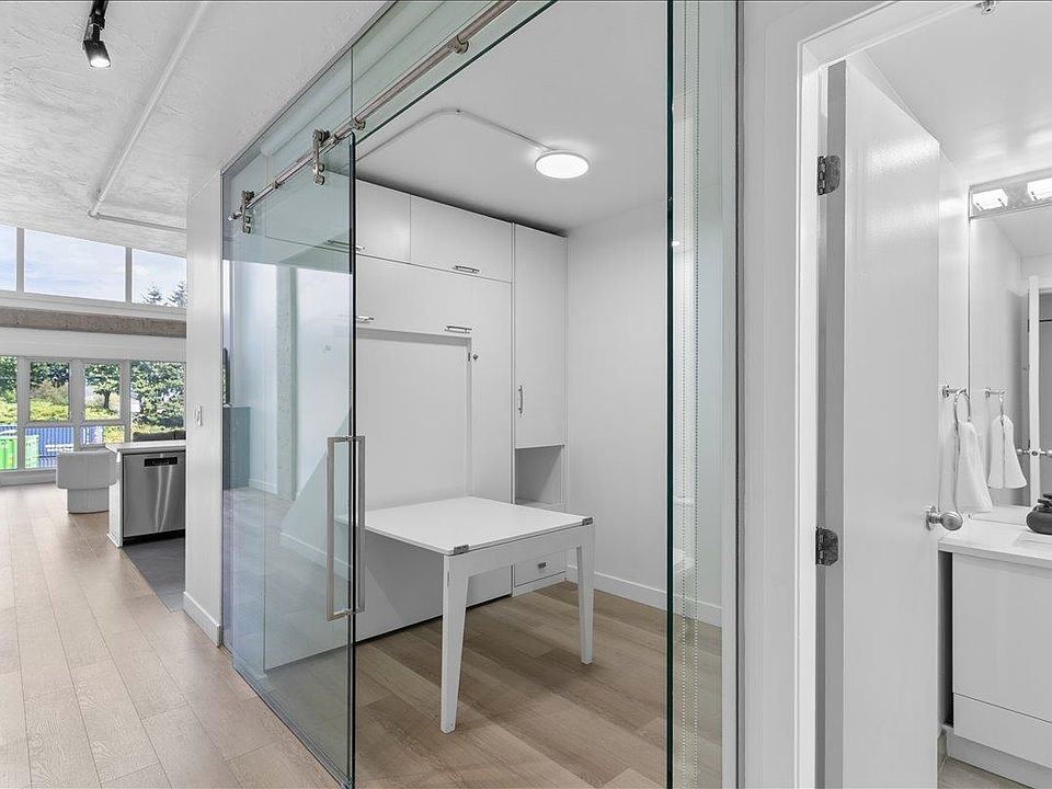 1st image of 27 Alexander St #309