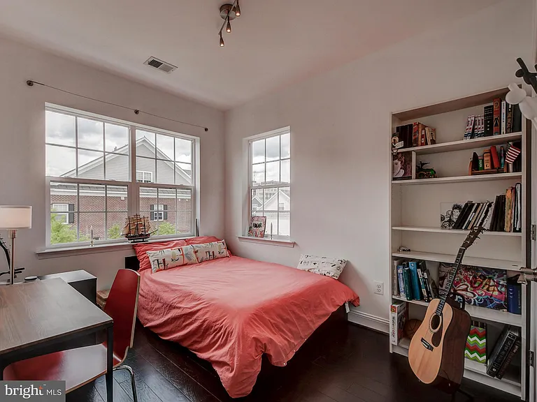 124 Meridian Ln — Photo 25