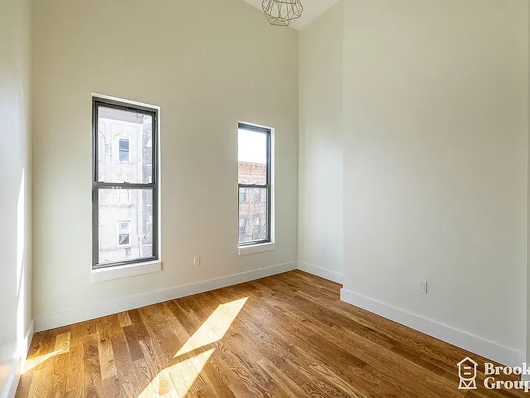 42 Driggs Ave #1R — Photo 5