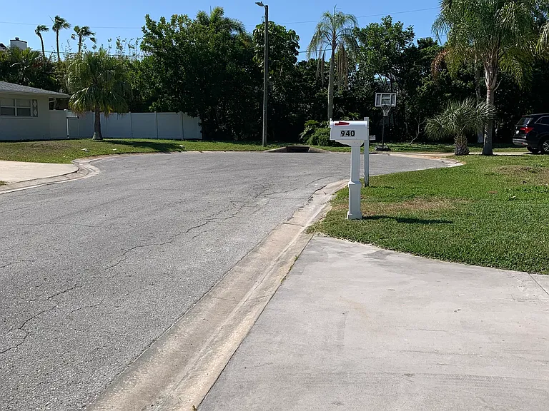 940 Spruce Dr — Photo 40