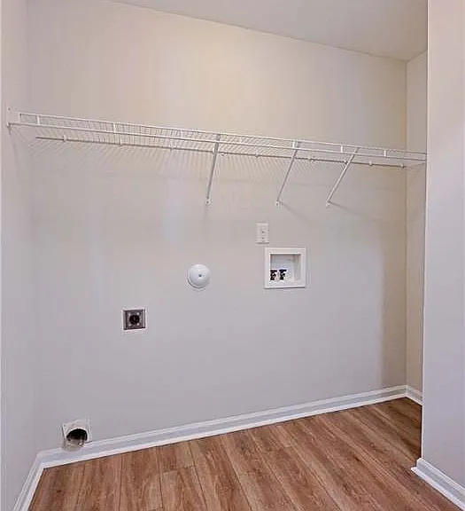 204 Feathers Ln — Photo 15