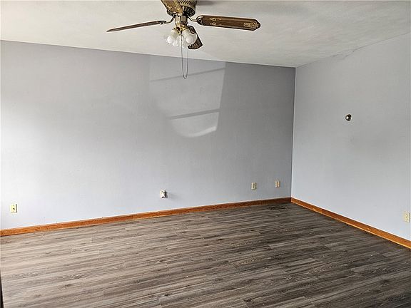 4th image of 130-134 N High St