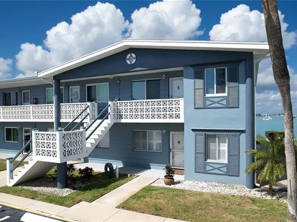 250 126th Ave APT 110, Treasure Island, FL 33706