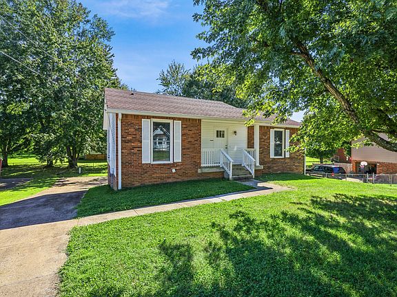 2nd image of 136 Cunningham Pl