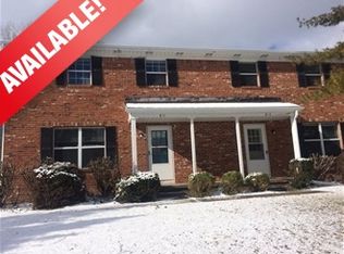 813 Shadow Ln, Toledo, OH 43615