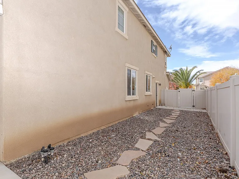 38938 Malva Rosa Dr — Photo 27