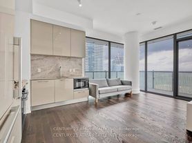 50 Charles St E