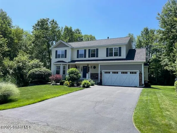 6 Patroon Way, Halfmoon, NY 12065