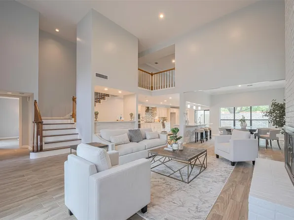 15600 Barkers Landing Rd APT 20, Houston, TX 77079