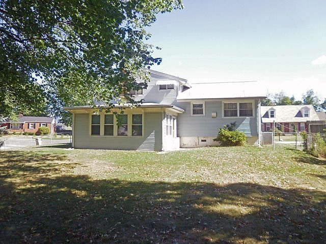 2nd image of 27 Edgewood Ave