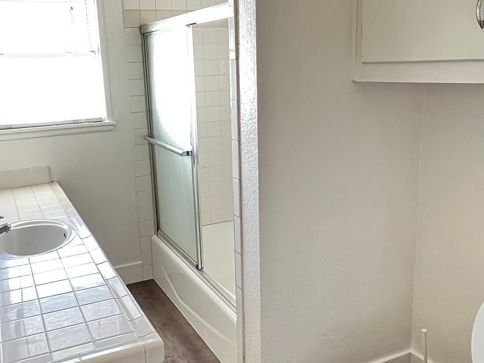 2nd image of 323 Oakshire Ave